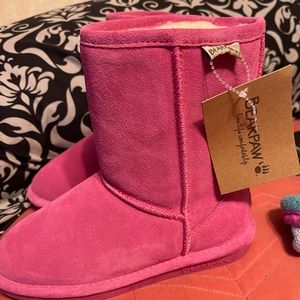 Bear paw boots pink kids size 4 new